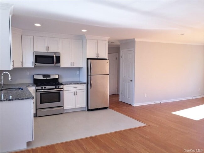 Building Photo - 155 Shear Hill Rd