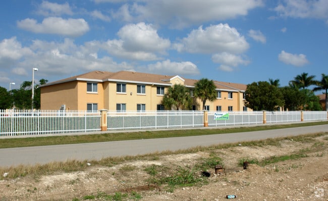 Building Photo - Cameron Creek