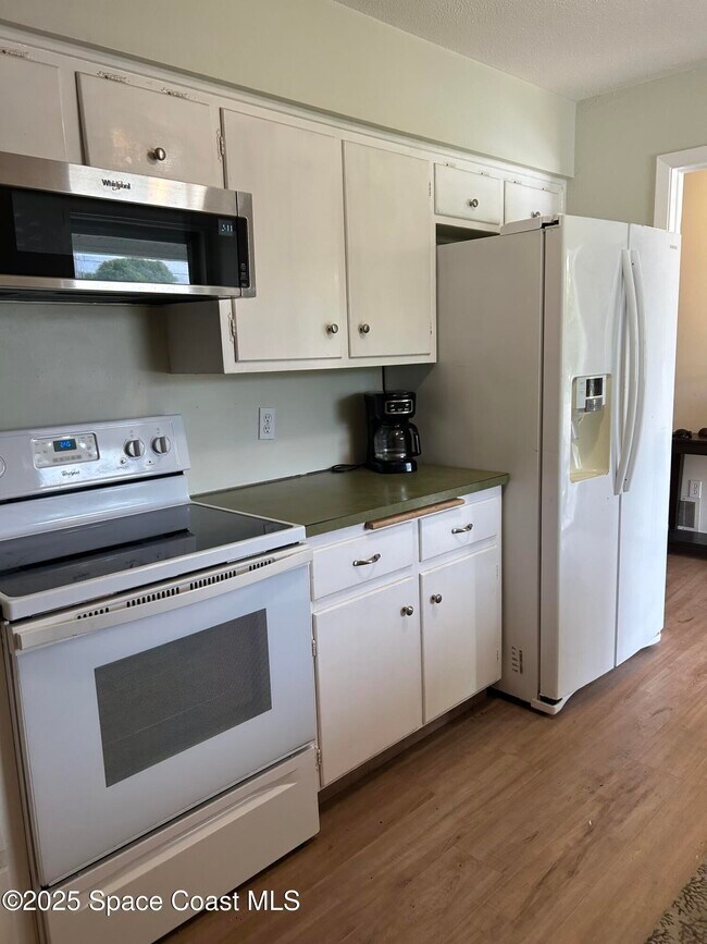 Building Photo - 1213 Banana River Dr