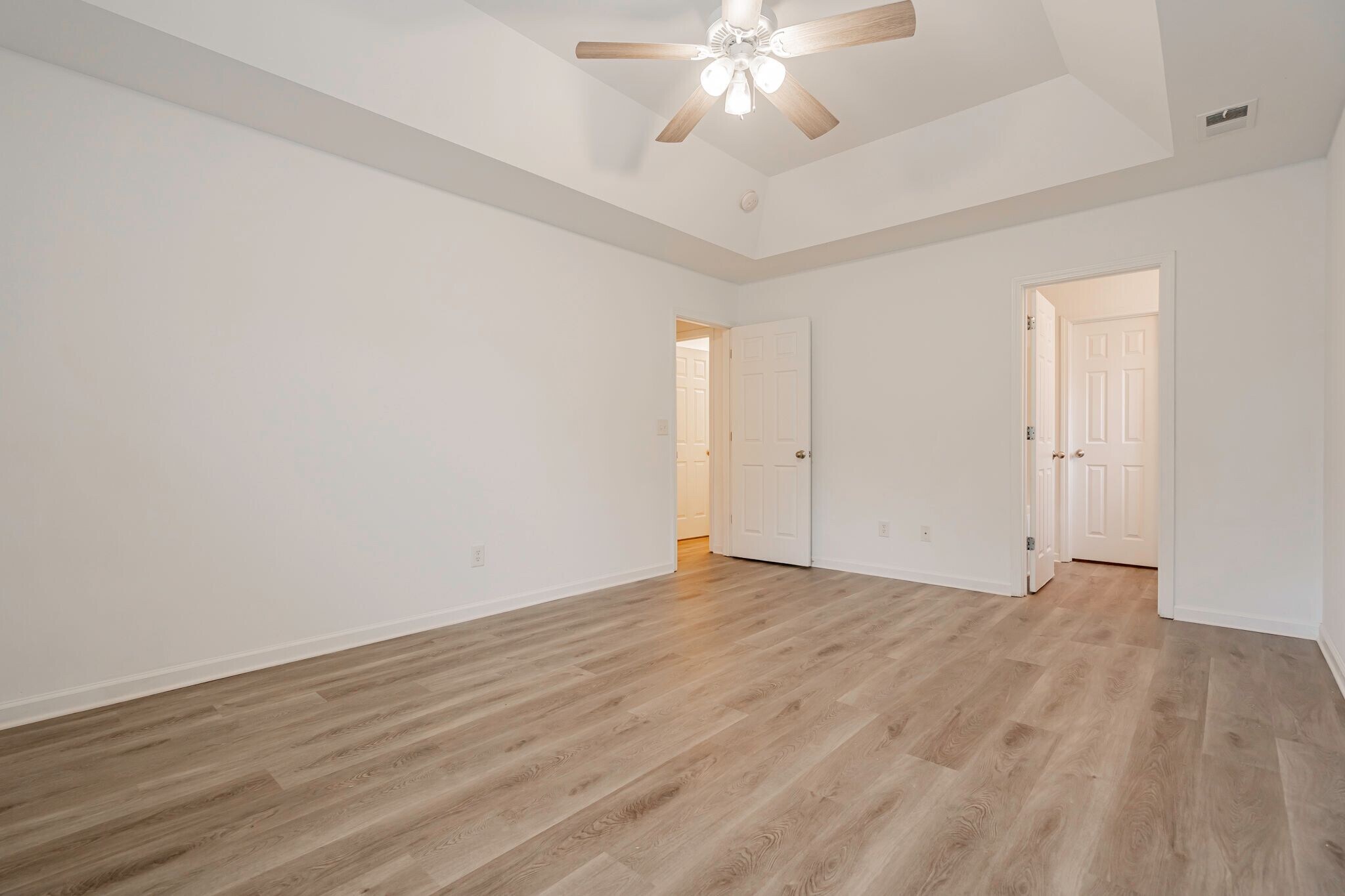 Building Photo - 2016 Culloden Dr