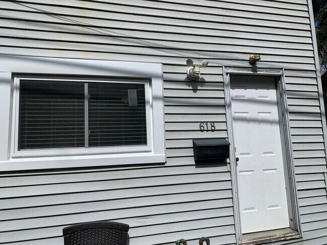 Primary Photo - 618 Stanton Ave