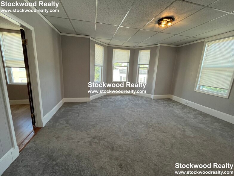 Building Photo - 14 Washburn St