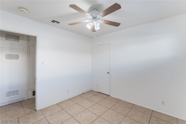 Building Photo - 1108 Tumbleweed Ave