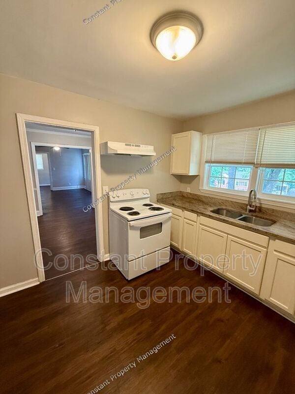 Building Photo - 1533 Engle Dr