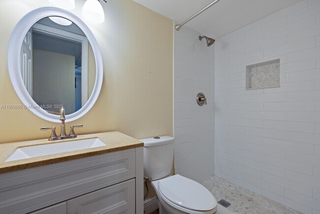 Building Photo - 14500 SW 88th Ave