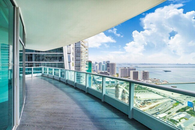 Building Photo - 900 Biscayne Blvd