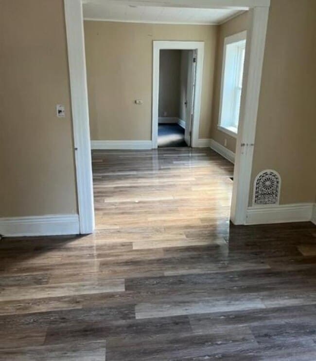 Building Photo - 37 Ferndale Crescent