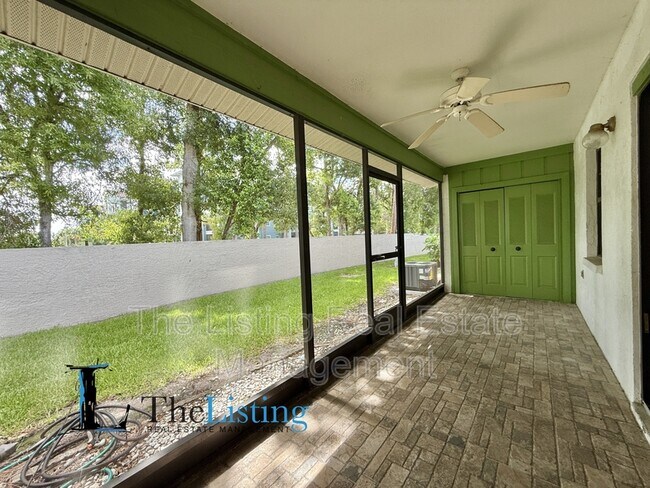 Building Photo - 2131 Ridge Rd S