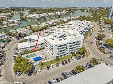 Building Photo - 7300 Wayne Ave