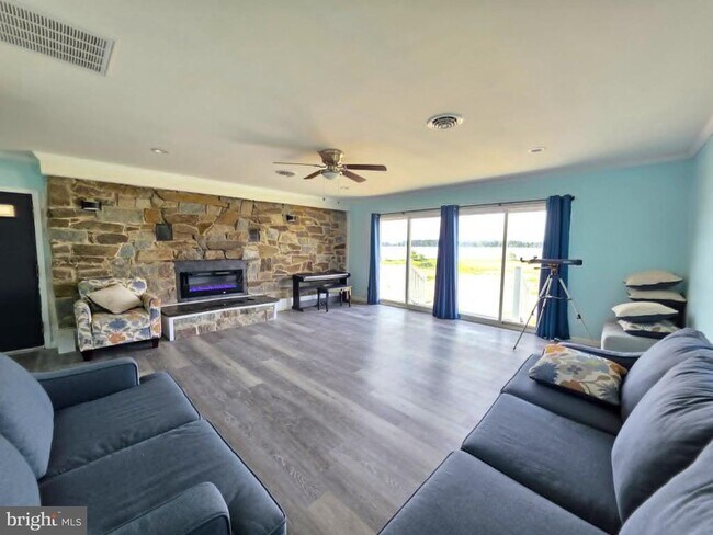 Building Photo - 22931 Steele Dr