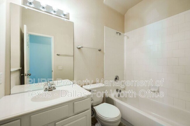 Building Photo - 3013 St Frances Dr