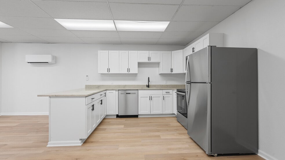 Building Photo - 2827 Brownsville Rd