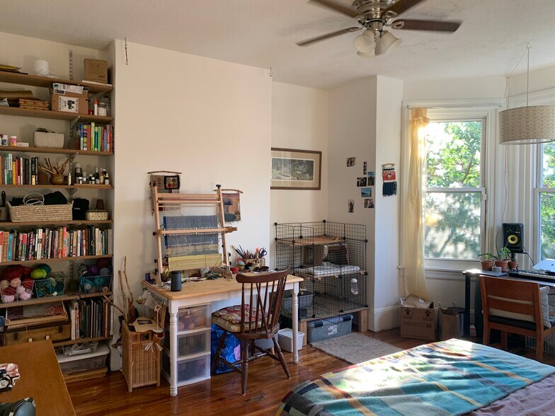 Building Photo - 5008 Beaumont Avenue
