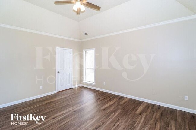 Building Photo - 970 Hawkview Dr