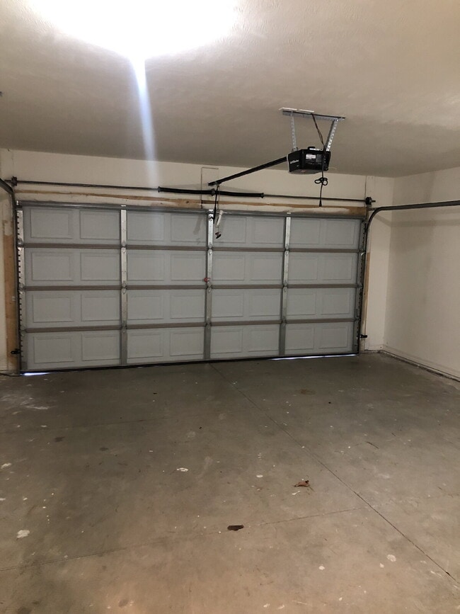 Building Photo - Open living concept- 3BR/2BA with unfinished basement