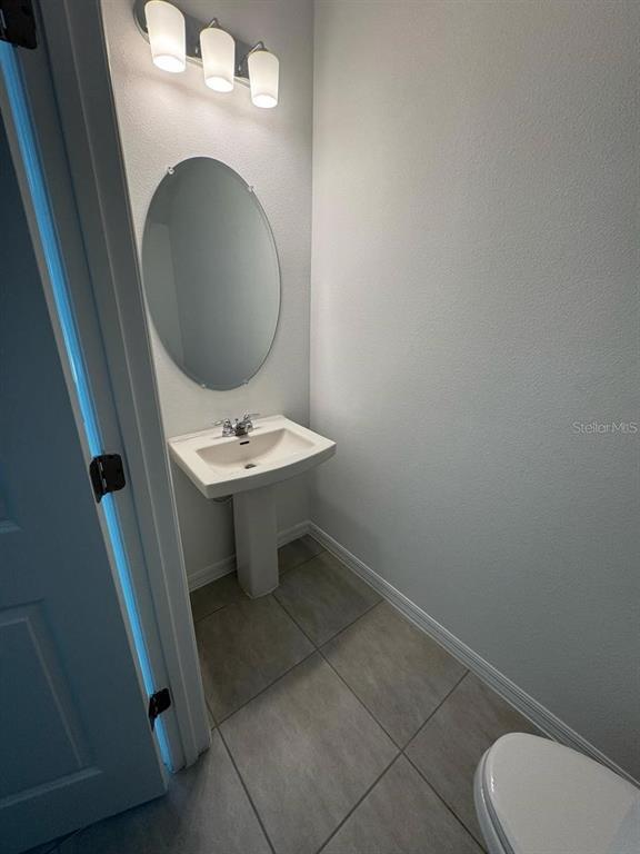 Building Photo - 2480 Penguin Blvd