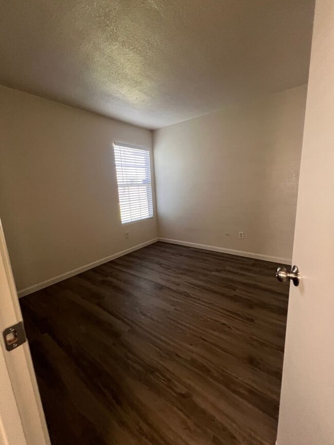 Building Photo - Available Now! Freshly Painted with lots of newness. Dry Creek Meadows Area