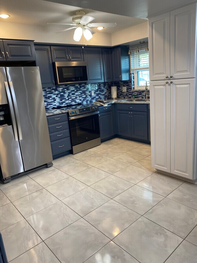 Building Photo - 5555 Gulf Blvd