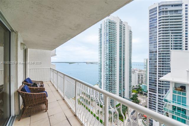 Building Photo - 1200 Brickell Bay Dr