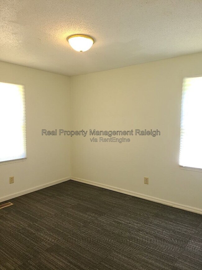 Building Photo - 12421 Marsh Field Dr