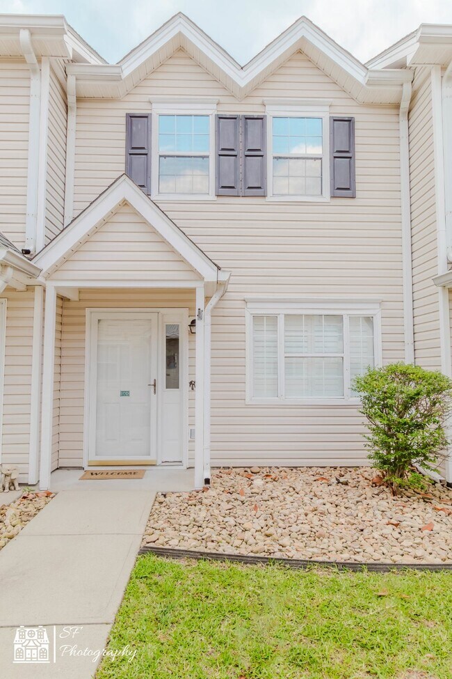 Building Photo - Fully Furnished 2 Bedroom Townhome in North Myrtle Beach