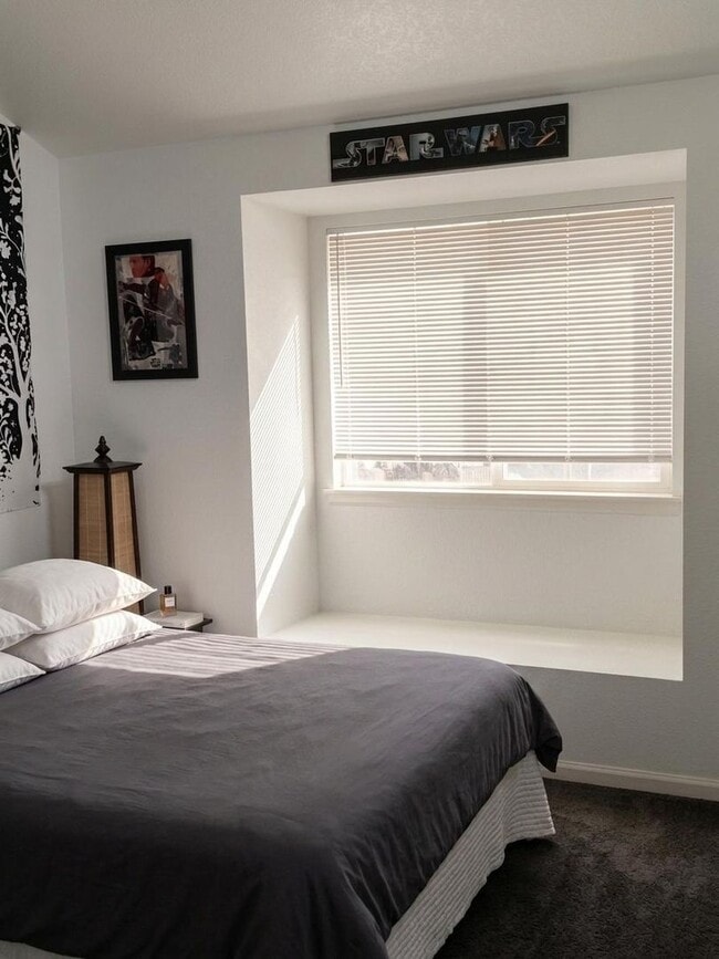 Building Photo - Beautiful 2 Bedroom/2.5 Bathroom Townhome with 2 Car Attached Garage at Centerra - East Loveland,...