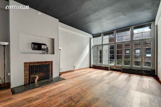 Building Photo - 13 Gramercy Park S