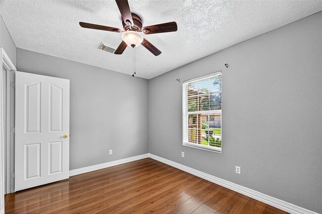 Building Photo - 5012 Ratama St