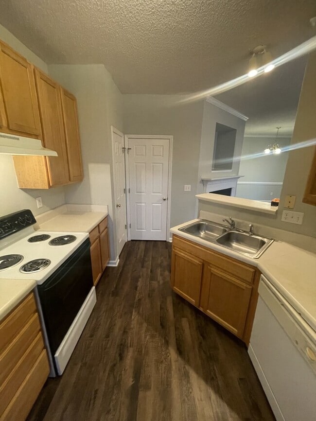 Building Photo - 3 bd 2 ba Ranch house