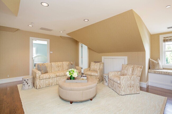 Building Photo - 63 Meadowmere Pl