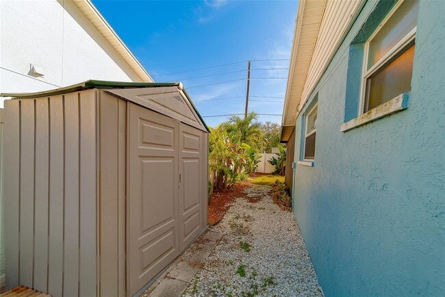 Building Photo - 10451 119th St