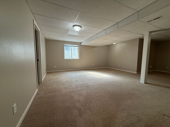 Building Photo - 1303 Cottonwood Ave