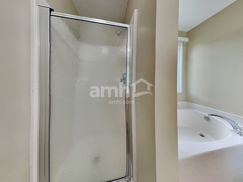 Building Photo - 260 Pampas Dr