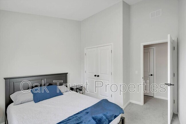 Building Photo - 111 Orchid Bloom Cir