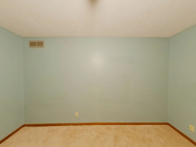 Building Photo - 7761 Killarney Ct