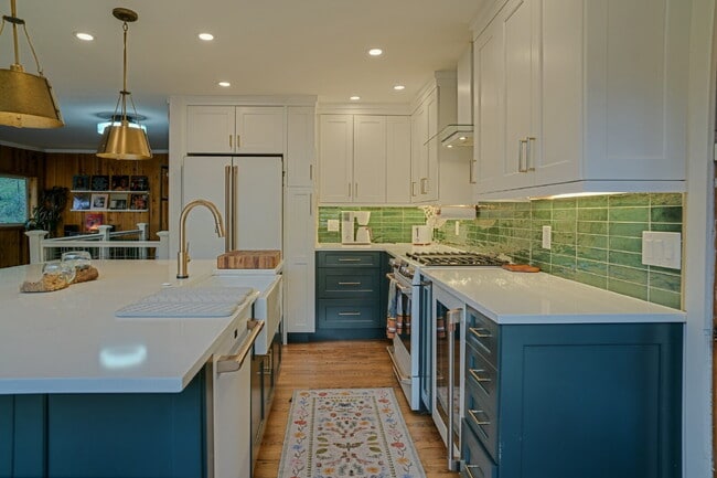 Building Photo - Cozy FURNISHED or  Unfurnished  2-Bed, 2-Bath Haven  on the creek!