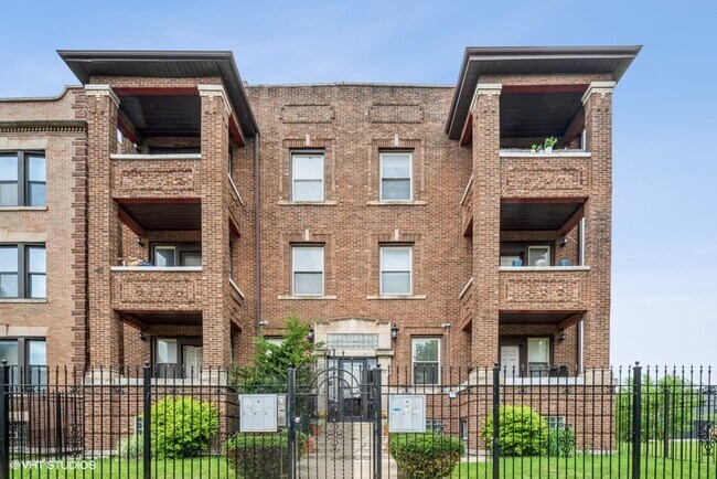 Primary Photo - 6518 S Greenwood Ave