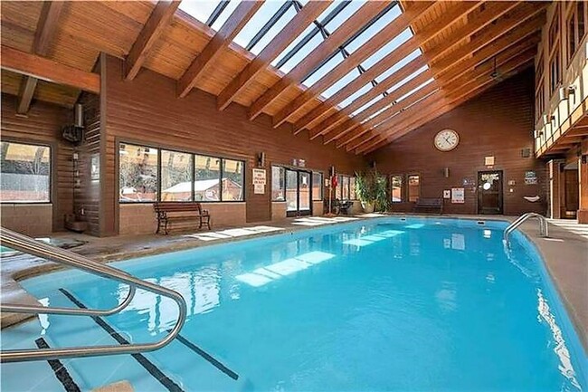 Building Photo - Long Term Rental- Mountainside Condos E339