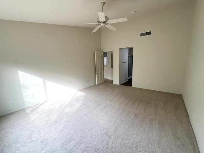 Building Photo - 1870 E Purple Martin Ln