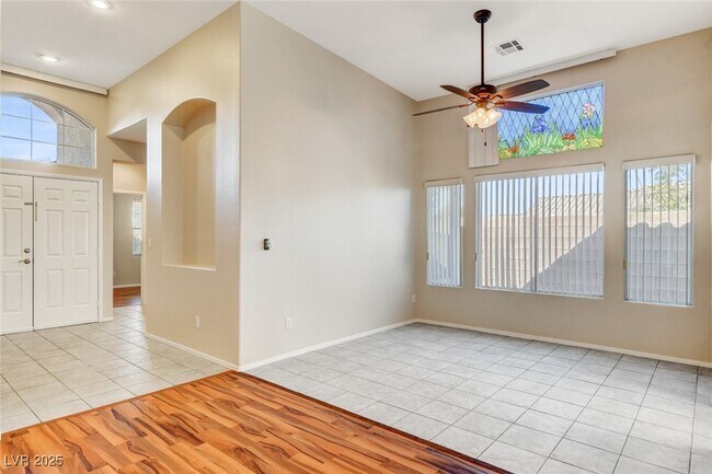 Building Photo - 8325 Jo Marcy Dr