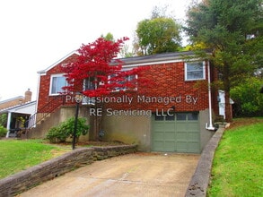 Building Photo - 4204 Willow Ave