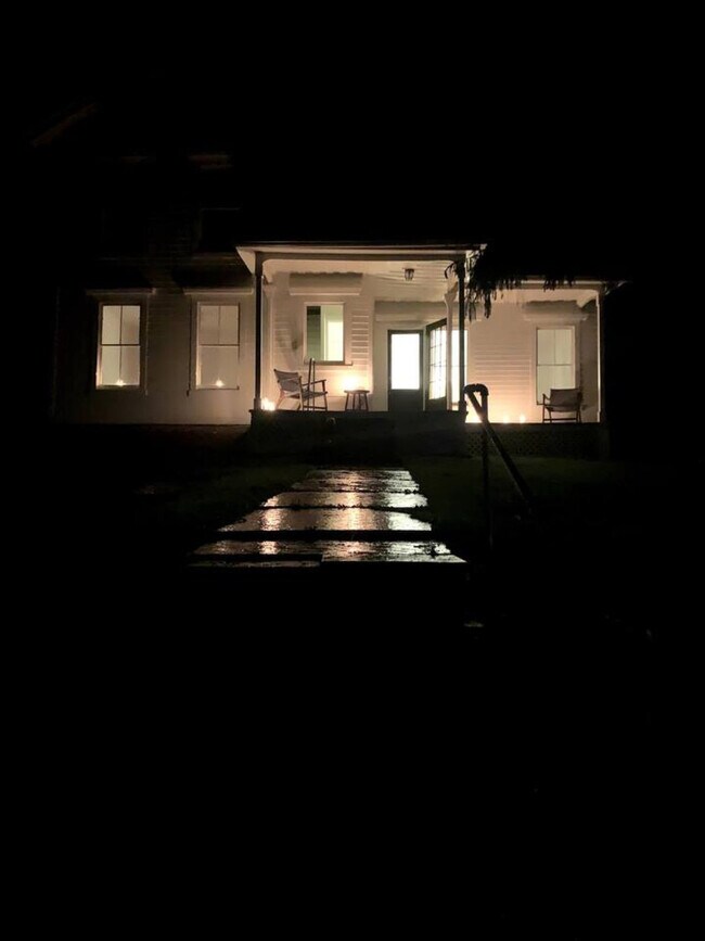 Building Photo - 1915 County Hwy 6