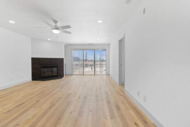 Interior Photo - 208 E Imperial Ave