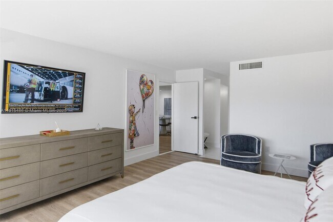 Building Photo - 3546 S Ocean Blvd