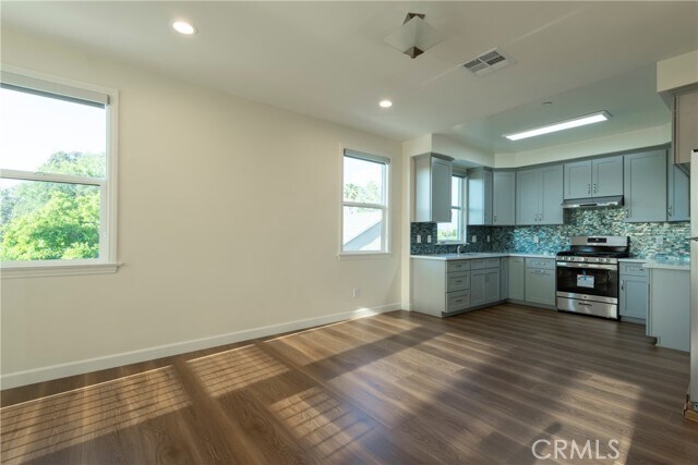 Building Photo - 5922 Encinita Ave