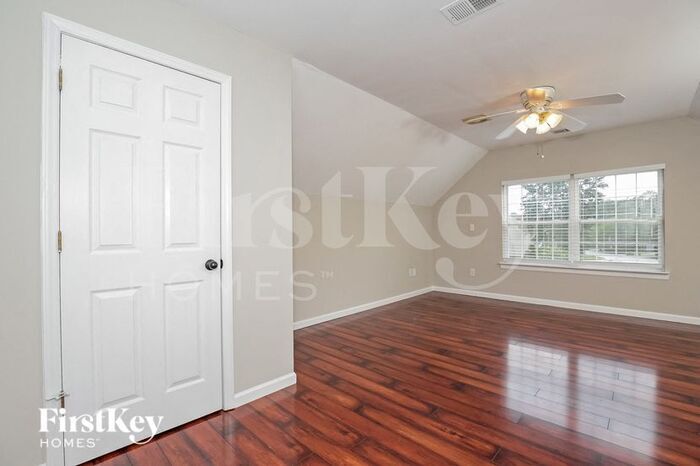 Building Photo - 3900 Gisbourne Dr