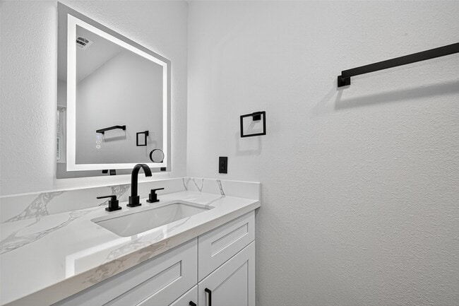 Building Photo - 7131 Mobud Dr