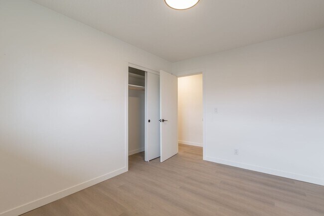 Building Photo - Crowne Pointe Apartment Homes