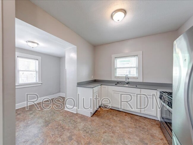 Building Photo - 1624 Yandes St