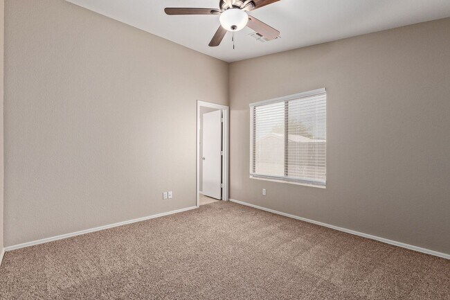 Building Photo - Freshly Remodeled Home in Apache Junction